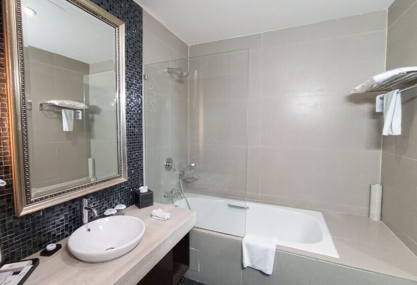 سوییت جونیور, Swiss Belhotel Ambon