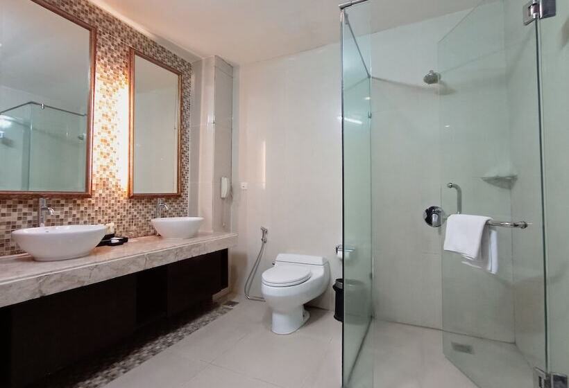 جناح, Swiss Belhotel Ambon