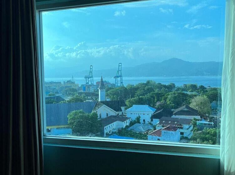 جناح, Swiss Belhotel Ambon