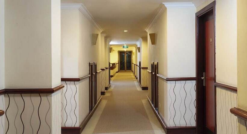 디럭스 룸, Swiss Belhotel Tarakan