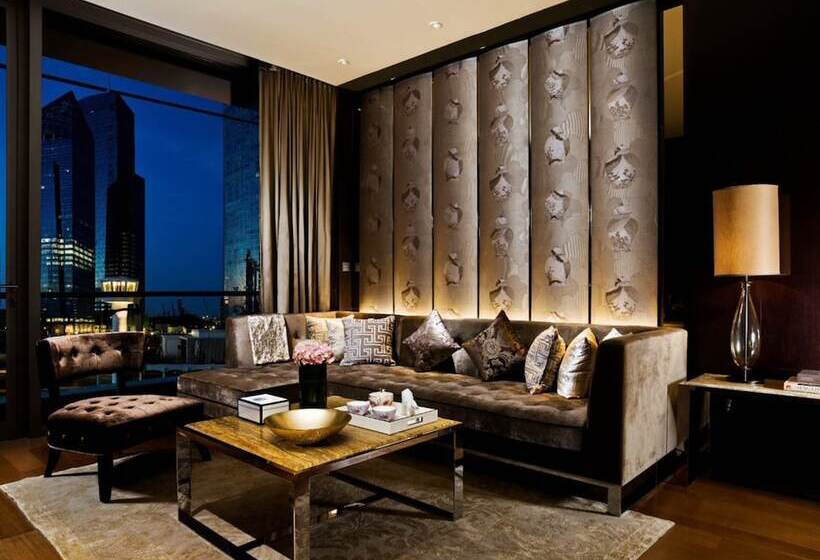 سوئیت تم دار, The Fullerton Bay Hotel Singapore