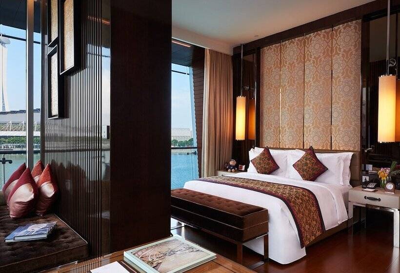 سوئیت تم دار, The Fullerton Bay Hotel Singapore