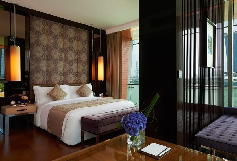 سوئیت تم دار, The Fullerton Bay Hotel Singapore