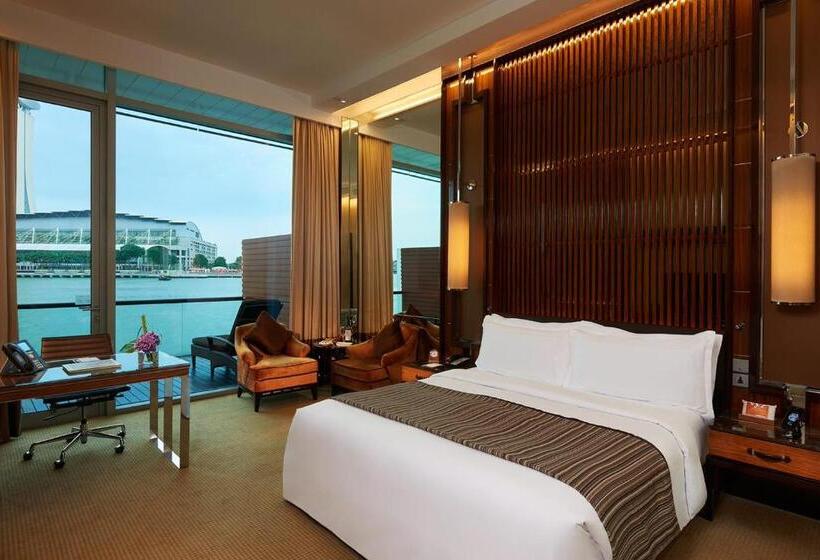 Premium room with view, The Fullerton Bay Hotel Singapore