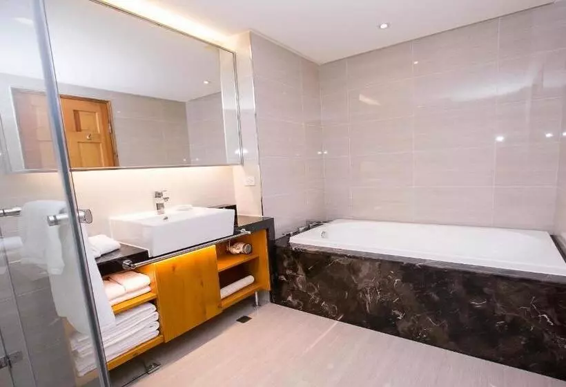 اتاق لوکس با چشم‌انداز دریاچه, The Richforest Hotel  Sun Moon Lake