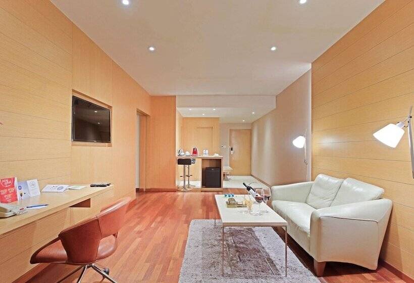 海の見えるエクゼクティブスイート, Novotel Visakhapatnam Varun Beach