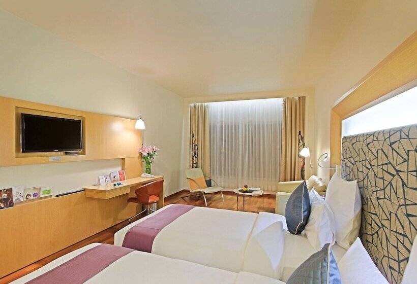 オーシャンビュースーペリアールーム, Novotel Visakhapatnam Varun Beach