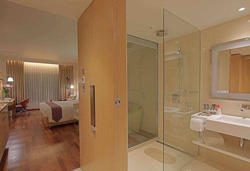 プレミアムルーム, Novotel Visakhapatnam Varun Beach