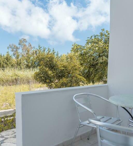 חדר סטנדרט לשלושה, Seaside Resorts