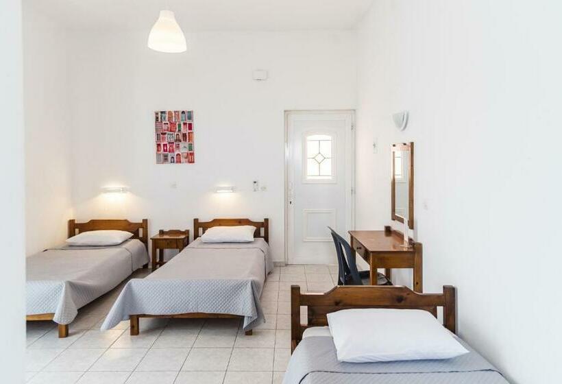 חדר סטנדרט לשלושה, Seaside Resorts