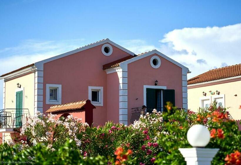 חדר סטנדרט לשלושה, Seaside Resorts