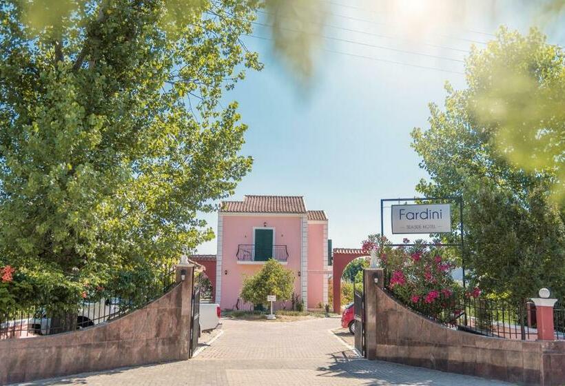 חדר סטנדרט לשלושה, Seaside Resorts