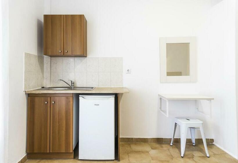 דירת חדר, Seaside Resorts