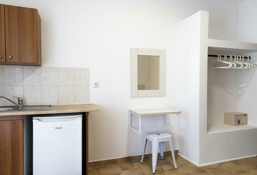 דירת חדר, Seaside Resorts