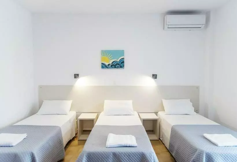Huoneisto 1 Makuuhuone Allasnäkymä, Seaside Resorts
