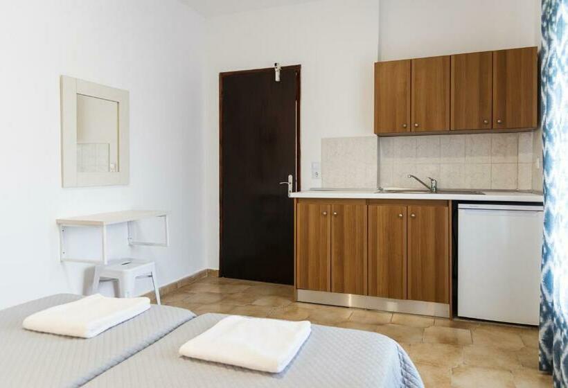 דירת חדר נוף לבריכה, Seaside Resorts