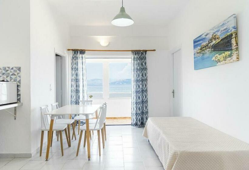 דירת חדר נוף לים, Seaside Resorts