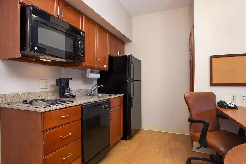キングサイズベッドのスイートルーム, Candlewood Suites Vicksburg, An Ihg