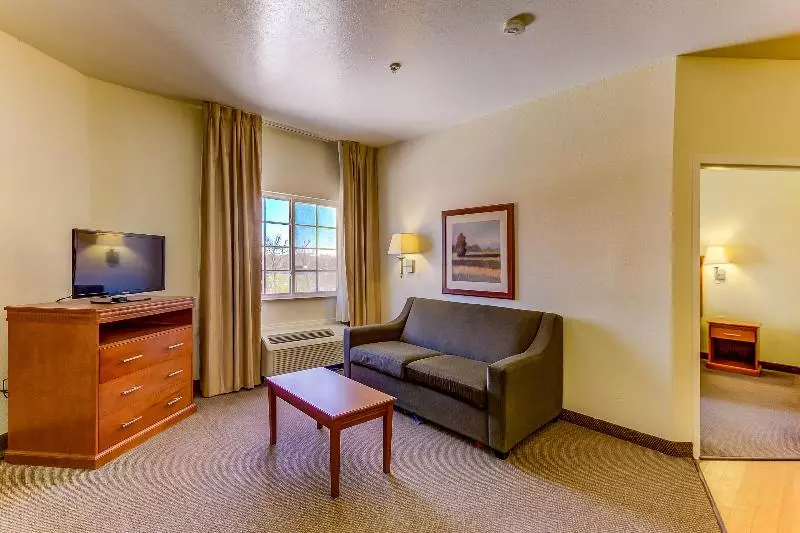 キングサイズベッドのスイートルーム, Candlewood Suites Vicksburg, An Ihg