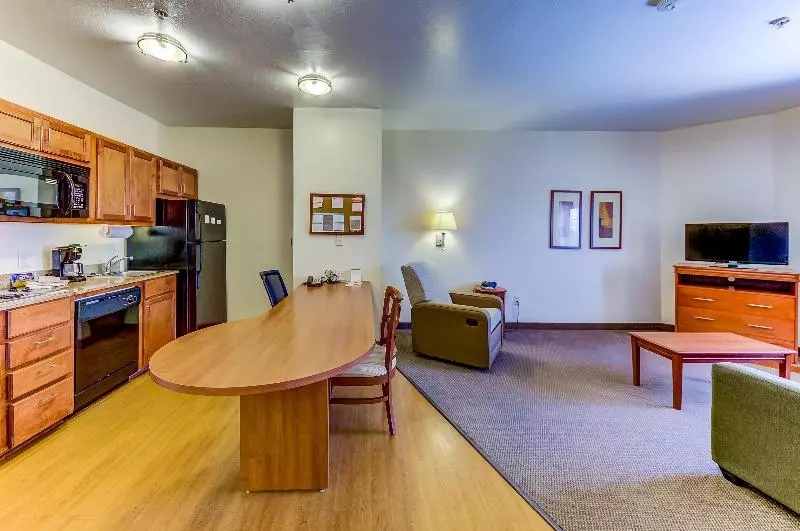 キングサイズベッドのスイートルーム, Candlewood Suites Vicksburg, An Ihg