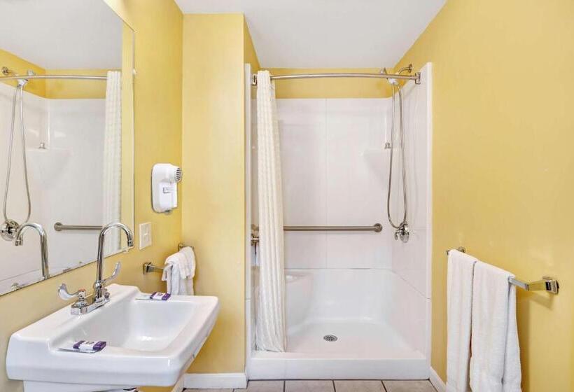 Стандартный Номер Кровать Кинг, Budget Inn