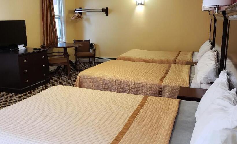 Номер Стандарт Трехместный, Budget Inn