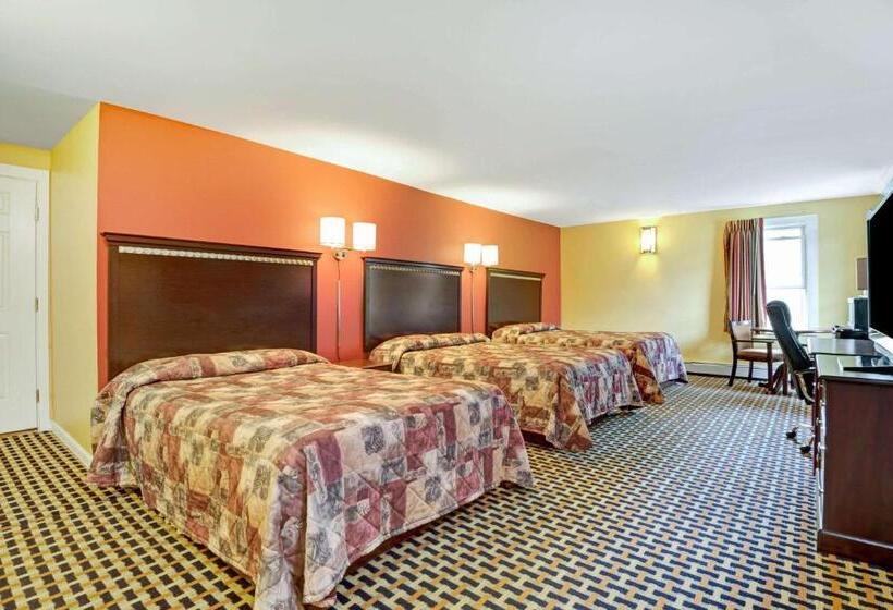 Номер Стандарт Трехместный, Budget Inn