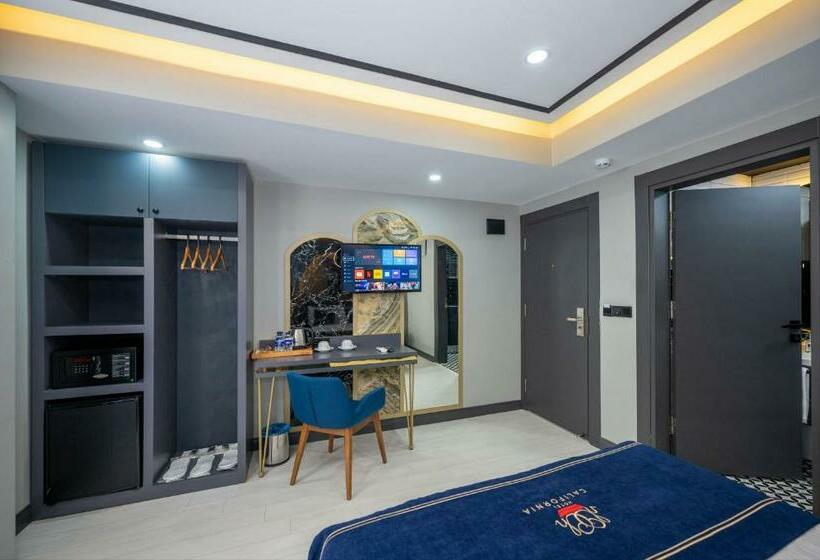 اتاق استاندارد سه نفره, California