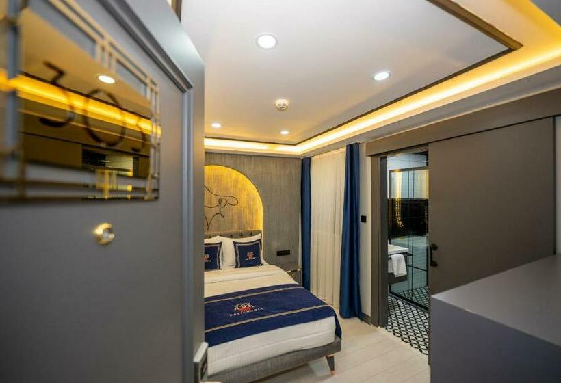 اتاق اکونومی یک تخته, California