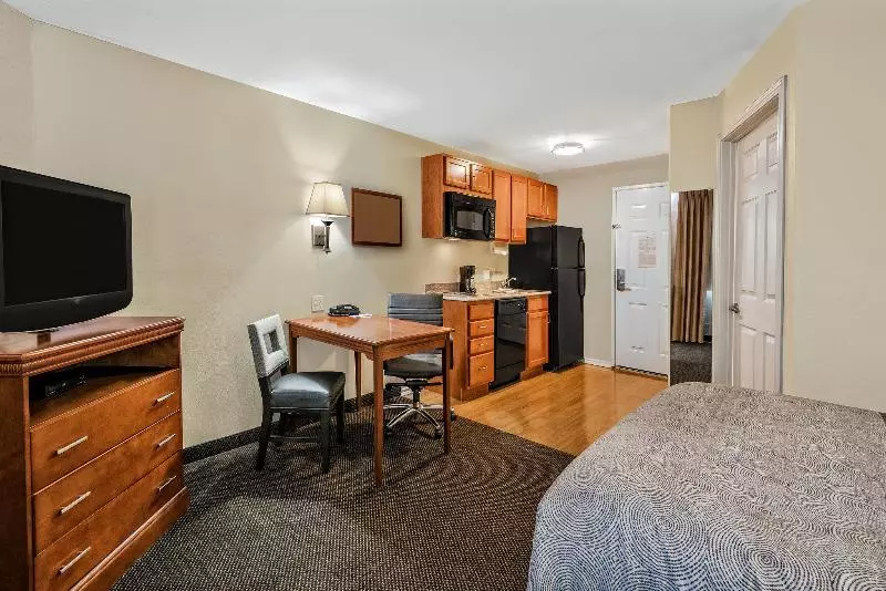 スタンダードスタジオ, Candlewood Suites Galveston, An Ihg