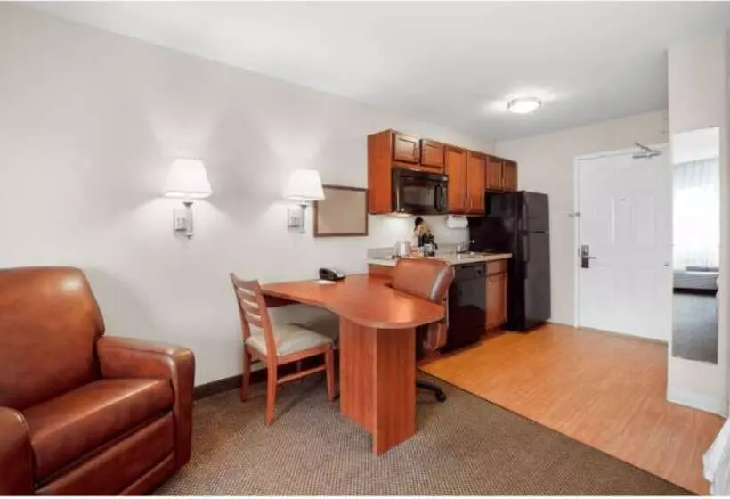 スタンダードスタジオ, Candlewood Suites Gillette, An Ihg