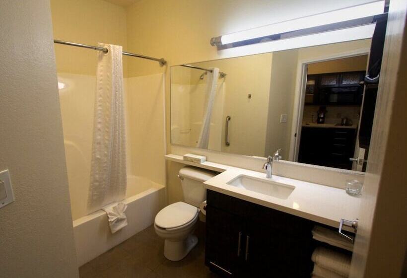 스탠다드 스튜디오, Candlewood Suites West Little Rock, An Ihg