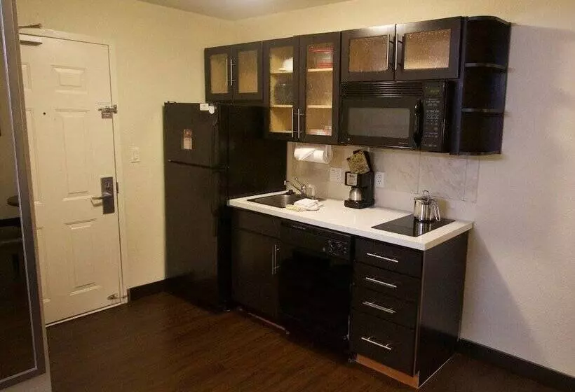 スタンダードスタジオ, Candlewood Suites West Little Rock, An Ihg