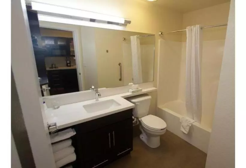 キングサイドベッドのスタンダードワンルーム, Candlewood Suites West Little Rock, An Ihg