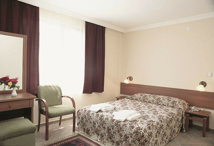 家庭套房, Club Afrodit