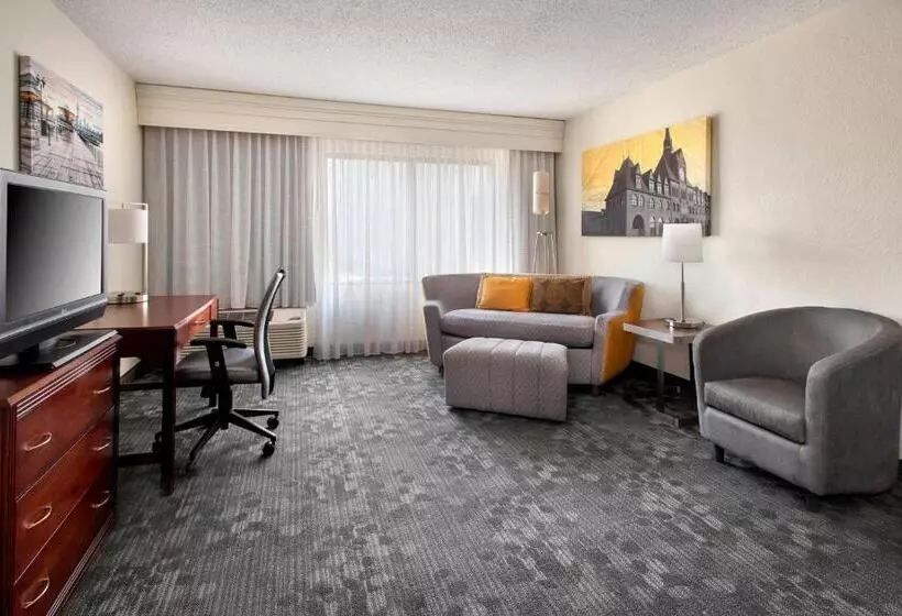 キングサイズベッドのスイートルーム, Courtyard By Marriott Princeton