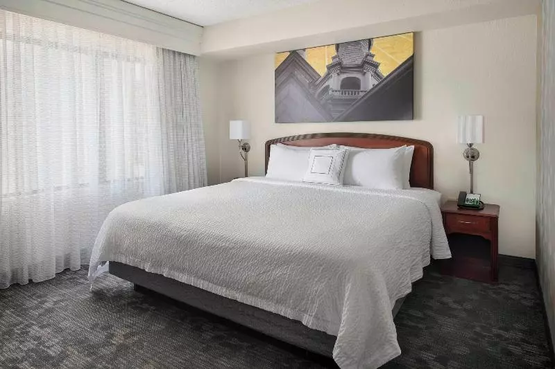 キングサイズベッドのスイートルーム, Courtyard By Marriott Princeton