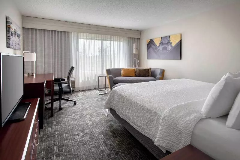 キングサイズベッドのスイートルーム, Courtyard By Marriott Princeton