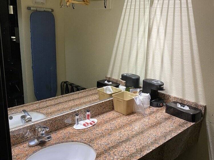 غرفه قياسيه سريرين مزدوجين, Days Inn By Wyndham Oklahoma City/moore