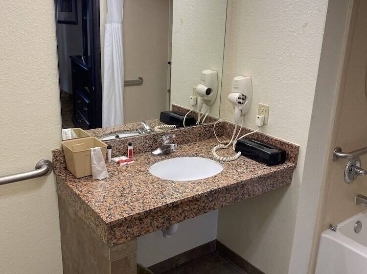 Номер Стандарт 2 Двуспальные Кровати, Days Inn By Wyndham Oklahoma City/moore