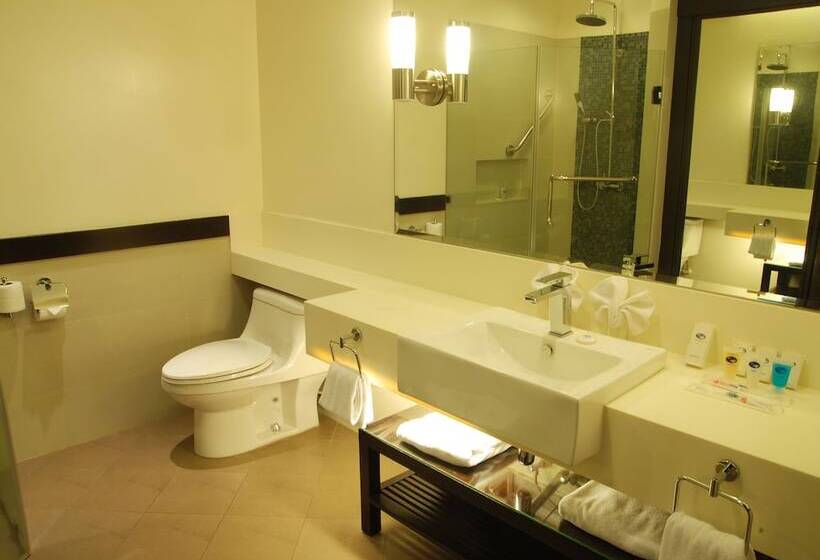 سوییت جونیور, Fairways And Bluewater Boracay