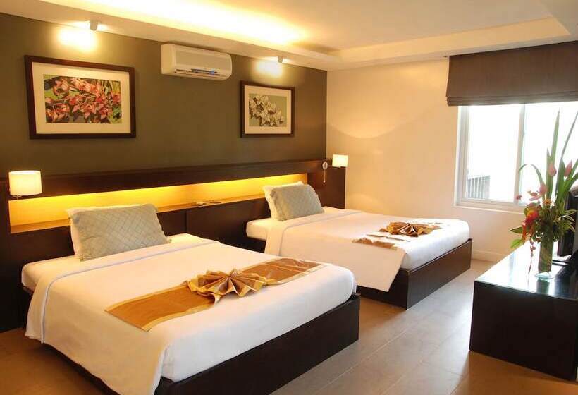 Полулюкс, Fairways And Bluewater Boracay