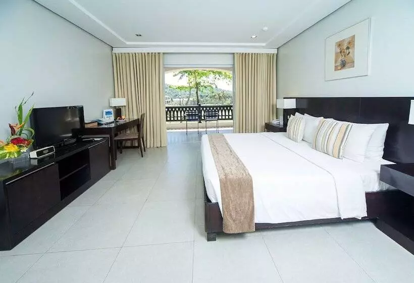 سوییت جونیور, Fairways And Bluewater Boracay