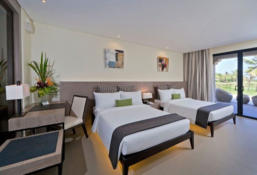 Люкс, Fairways And Bluewater Boracay