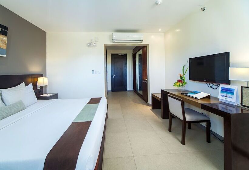 Premium Room Pool View, Fairways And Bluewater Boracay