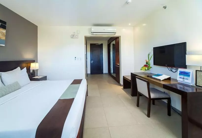 Premium Room Pool View, Fairways And Bluewater Boracay