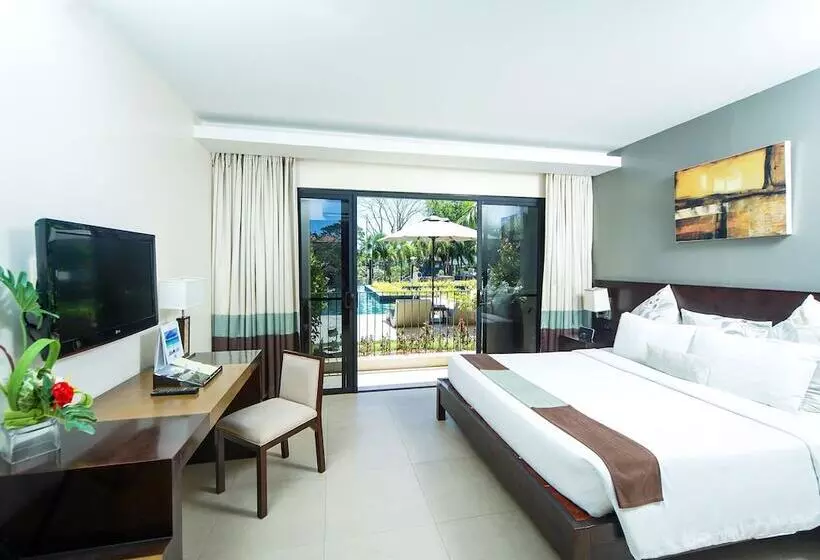 Premium Room Pool View, Fairways And Bluewater Boracay