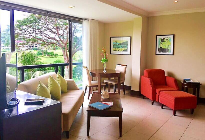 Люкс, Fairways And Bluewater Boracay