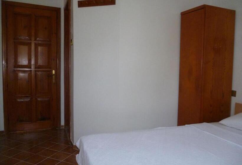 اتاق اکونومی, Frankfurt