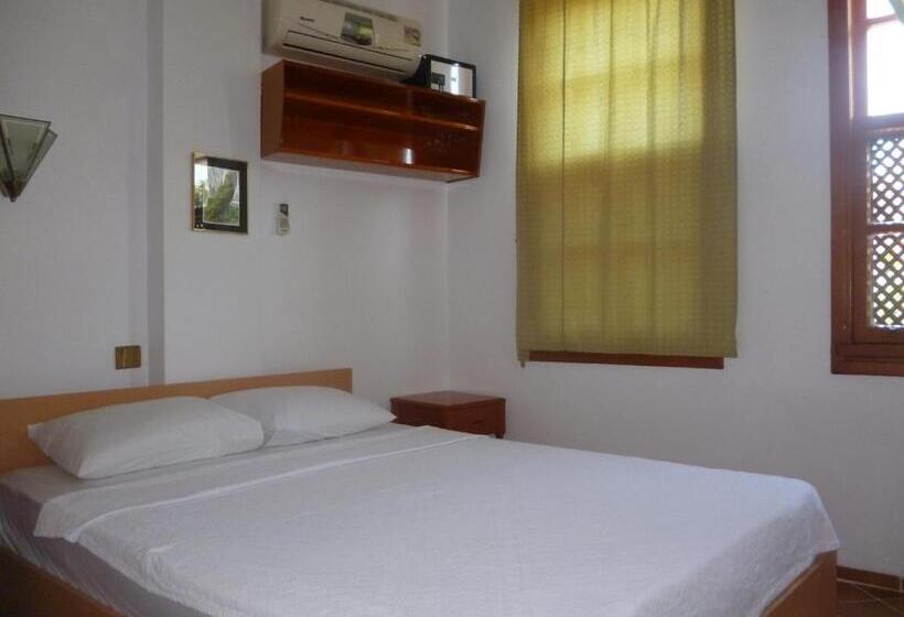 اتاق اکونومی, Frankfurt